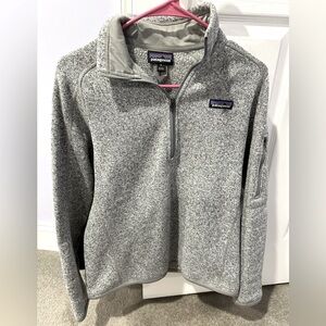 Women’s Patagonia fleece jacket in gray